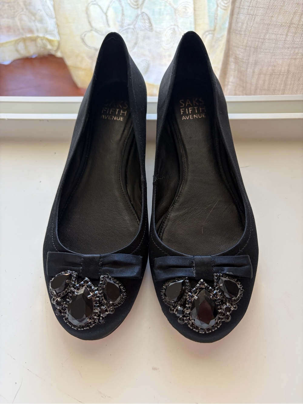 Saks Fifth Avenue Black Jeweled Bow Ballet Flats